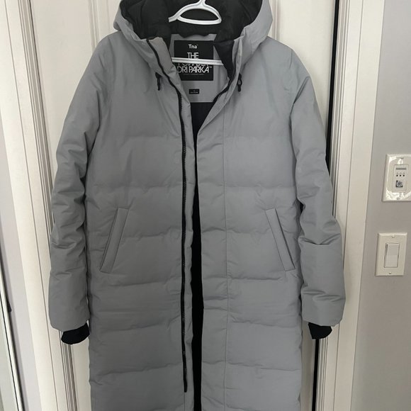 Aritzia-The powder Dri Parka™ long, Colour: Marble Grey - Picture 5 of 7